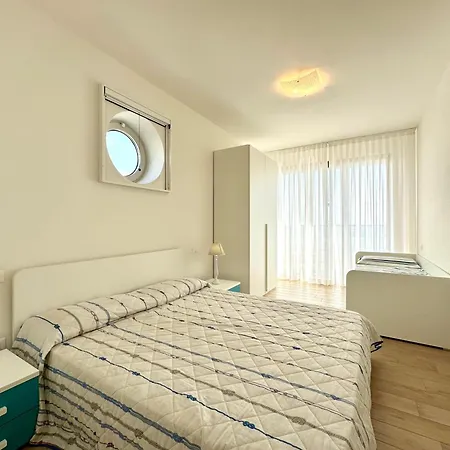 Emy Fronte Mare-carraro Immobiliare Jesolo-family Apartment *
