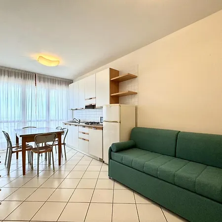 Emy Fronte Mare-carraro Immobiliare Jesolo-family Apartment *