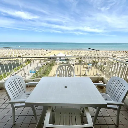 Emy Fronte Mare-carraro Immobiliare Jesolo-family Apartment *